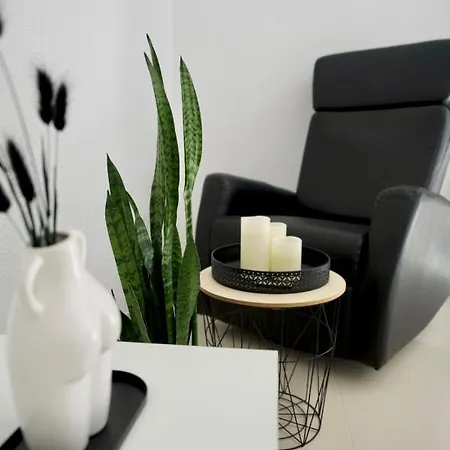 Big Beachfront Smokvica In *