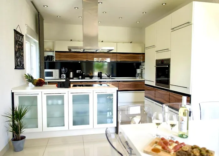 Daire Big Beachfront Smokvica In