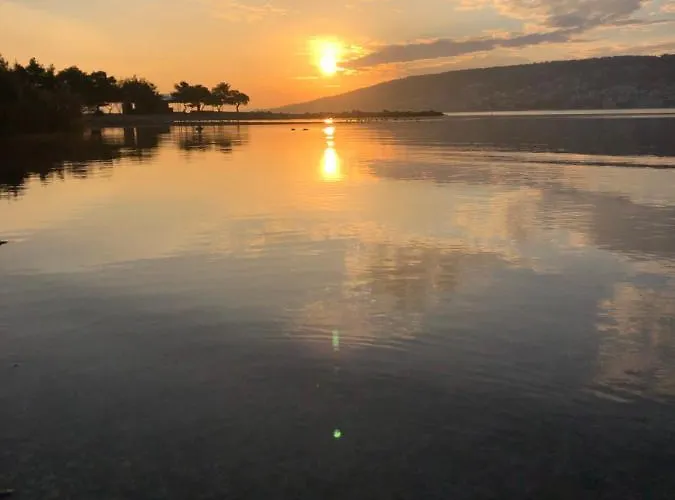 Big Beachfront Smokvica In