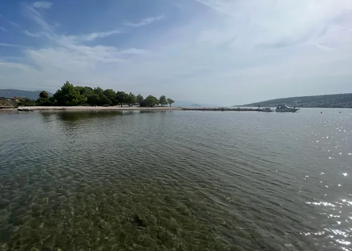 Big Beachfront Smokvica In Daire *