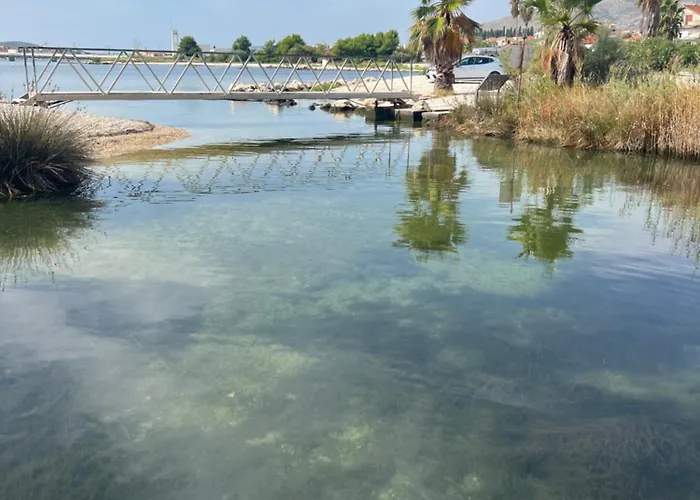 Big Beachfront Smokvica In Daire
