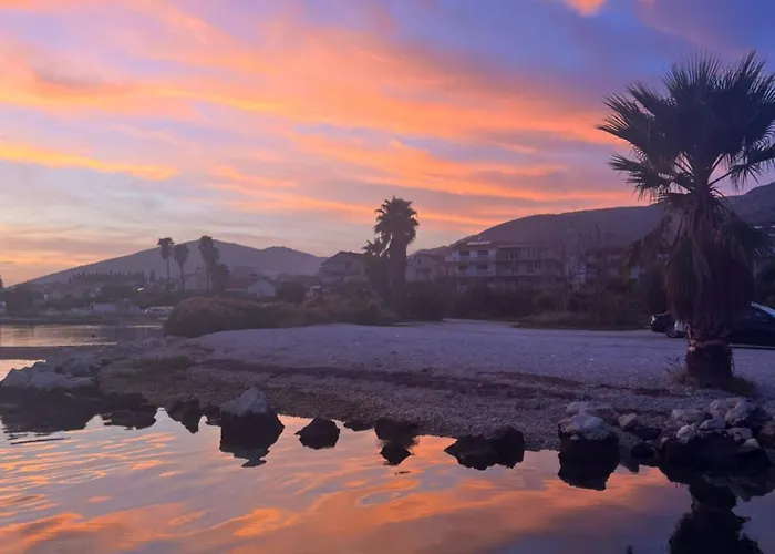 Big Beachfront Smokvica In Daire