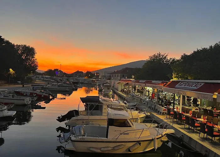 Daire Big Beachfront Smokvica In Trogir