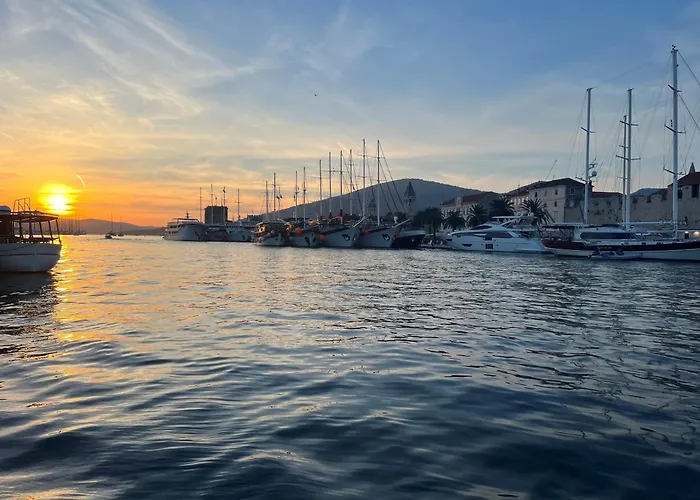 Big Beachfront Smokvica In