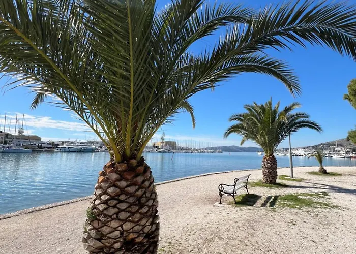 Big Beachfront Smokvica In * Trogir