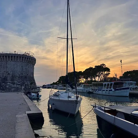 Appartamento Smokvica Beachfront Traù
