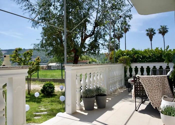 Big Beachfront Smokvica In * Trogir
