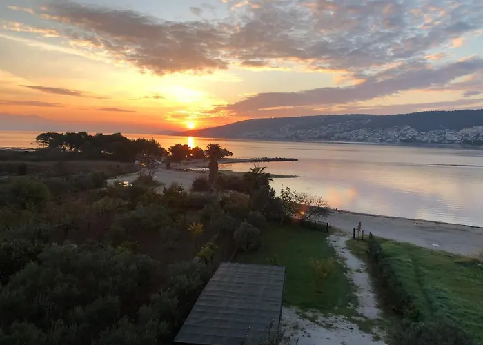 Big Beachfront Smokvica In Apartment