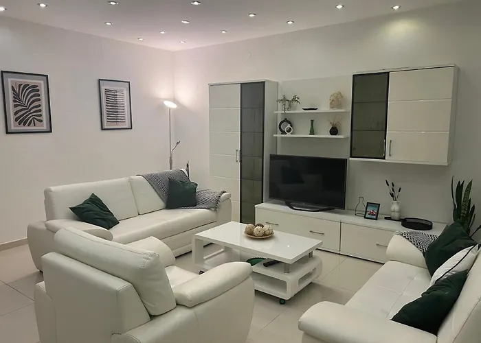 Big Beachfront Smokvica In Apartment