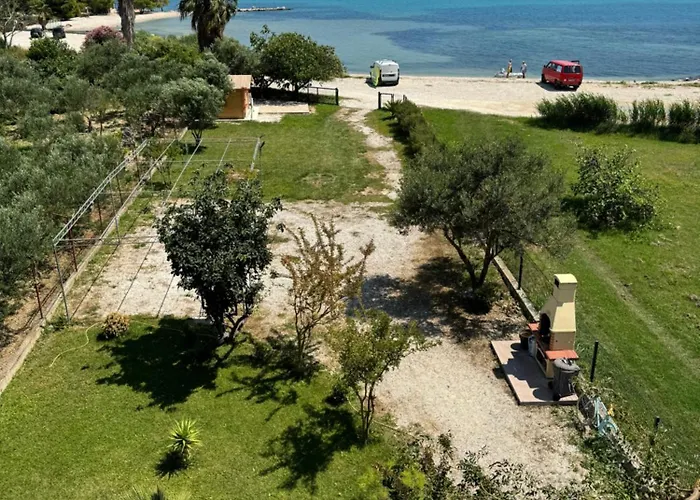 Big Beachfront Smokvica In Apartment *