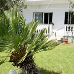 Big Beachfront Smokvica In Apartment Trogir