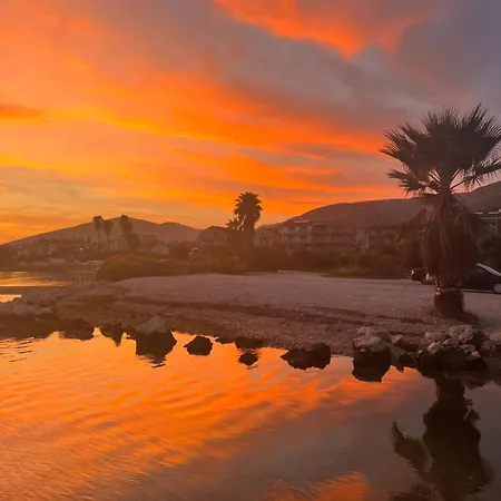 Big Beachfront Smokvica In